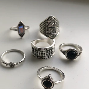 Ringar - Ringar som inte används för att de är för små💗