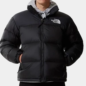 Svart Nortfhface jacka - Skitsnygg jacka från North Face. Nypris 2700kr 😁 Inga konstigheter med plagget 
