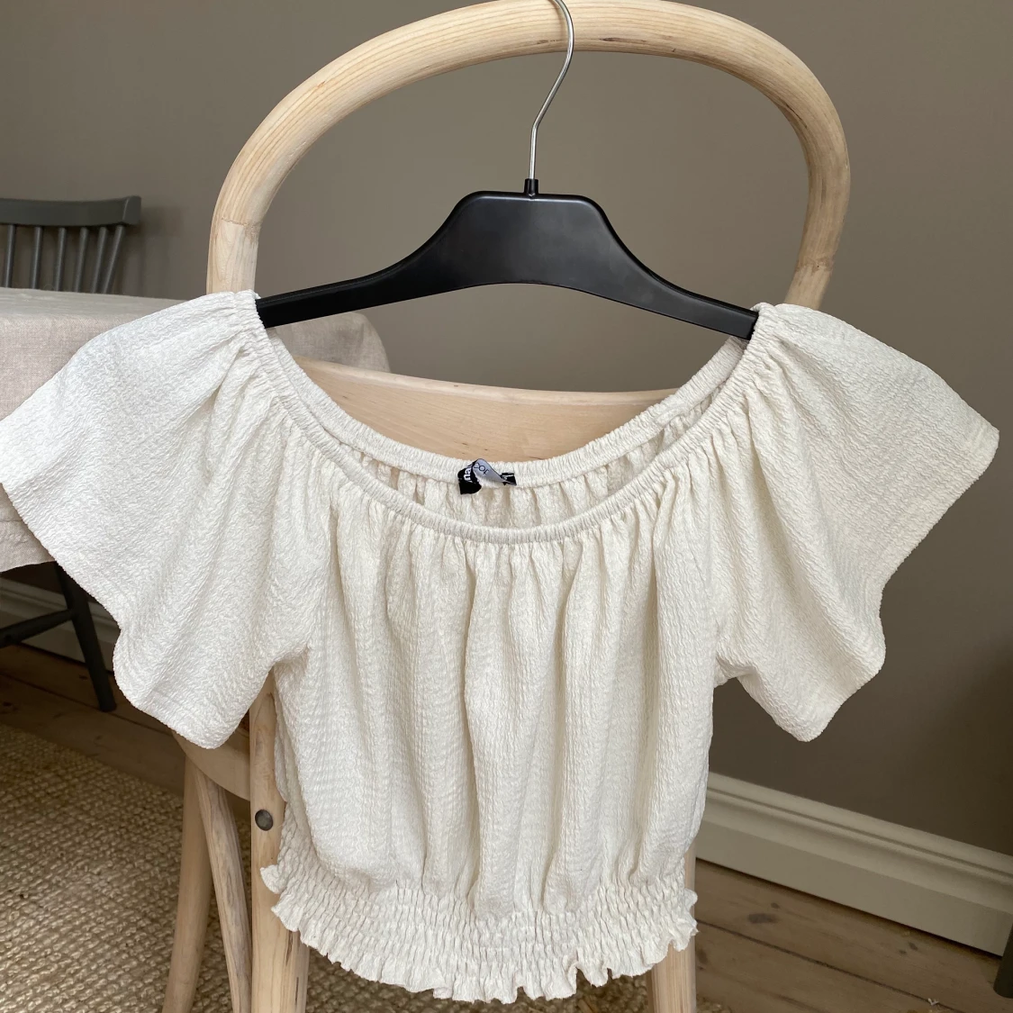 Söt offshoulder topp, storlek xs från GinaTricot
