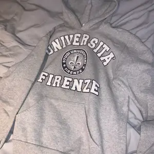 Jättefin hoodie från Italien