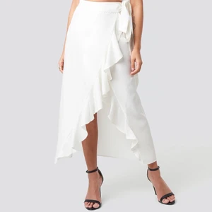 Kjol - AFJ x nakd kjol i storlek 40🤍