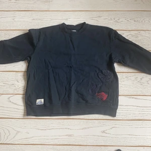 Weekday  - Strl L passar M. Ny: 400