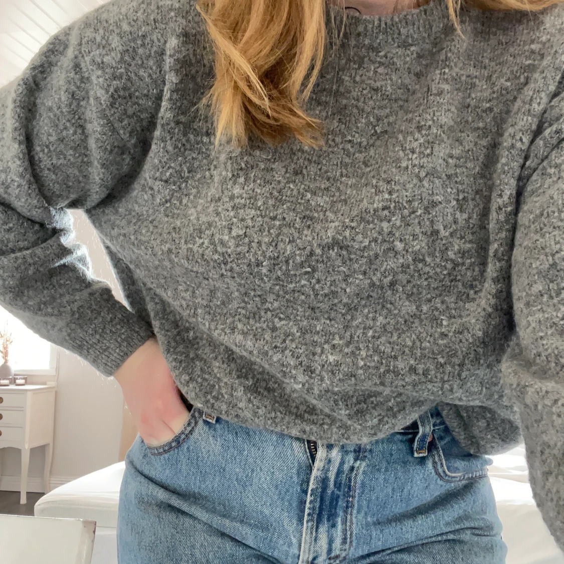 Grå stickad tröja