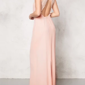 Samsoe samsoe lång klänning  - Varumärke: Samsøe & Samsøe Material: 100% viskos A-linjeformad design Lättviktsmaterial. Använd enbart 1 gång.      