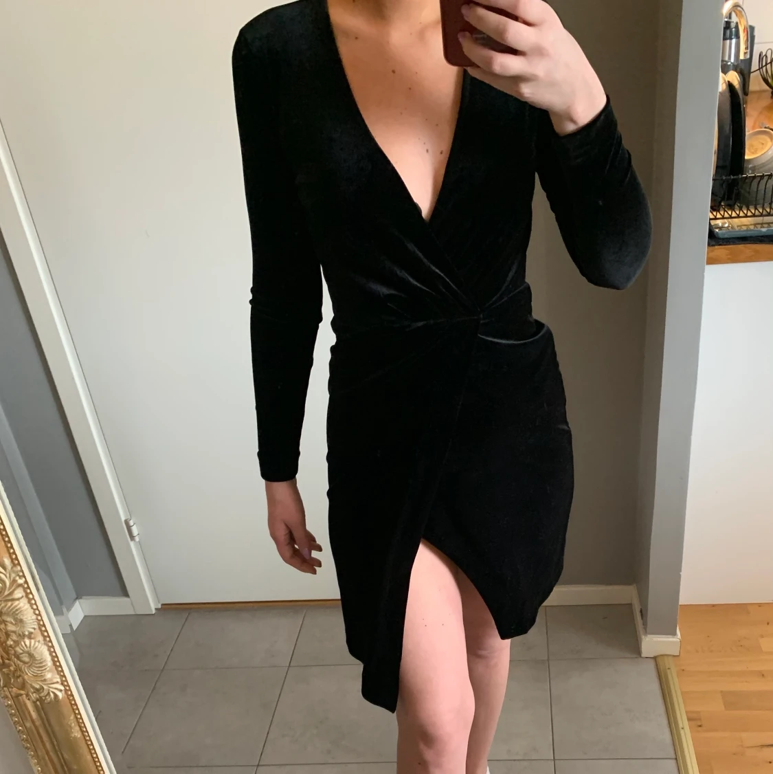 Sammets klänning med slits