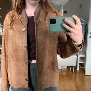 Brun mockajacka - Skitsnygg brun mockajacka 🙌🏼🙌🏼 passar en XS/S/M skulle jag säga 