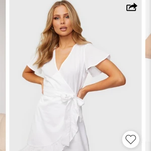 Vit klänning - Klänning från Nelly, helt ny. Köpt för 399:-