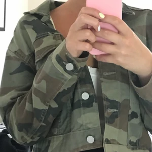 Jacka från Ginatricot - Bra skick. Jeansjacka. Strl S. 