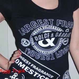 Dolce & Gabbana  - Dolce & Gabbana helt ny aldrig använd.   Storlek one size (small/medium).   Säljes enligt bilden