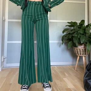 Kostymbyxor - Gröna kostymbyxor endast använda en gång! Kan hämtas upp i Växjö/Älmhult annars står köparen för frakten🥰