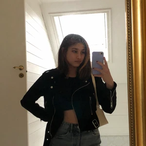 Jacka  - Säljer denna NIL TREND jacka från Nelly, i storlek 36. Nästan oanvänd och i väldigt bra skick. 