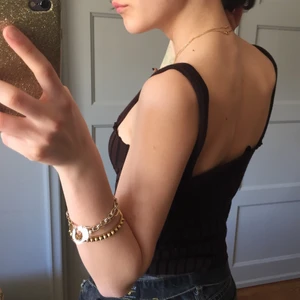 Brunt linne - Brun och svart randigt linne som jag faktiskt gjort själv. Den är super söt men kommer ej till användning:/ 