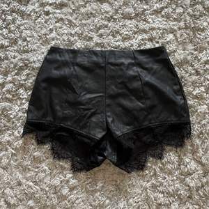 LEATHER SHORTS 38 SIZE DIVIDED BY H&M 🖤