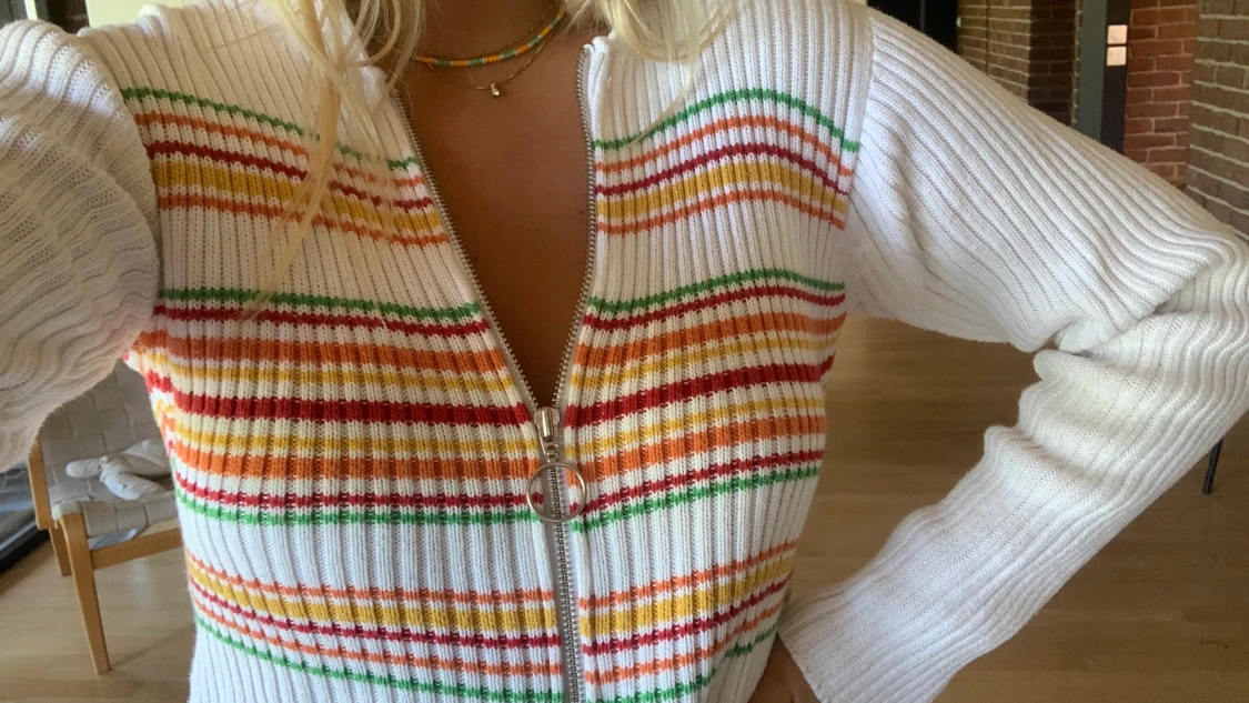 Stickad randig secondhand tröja