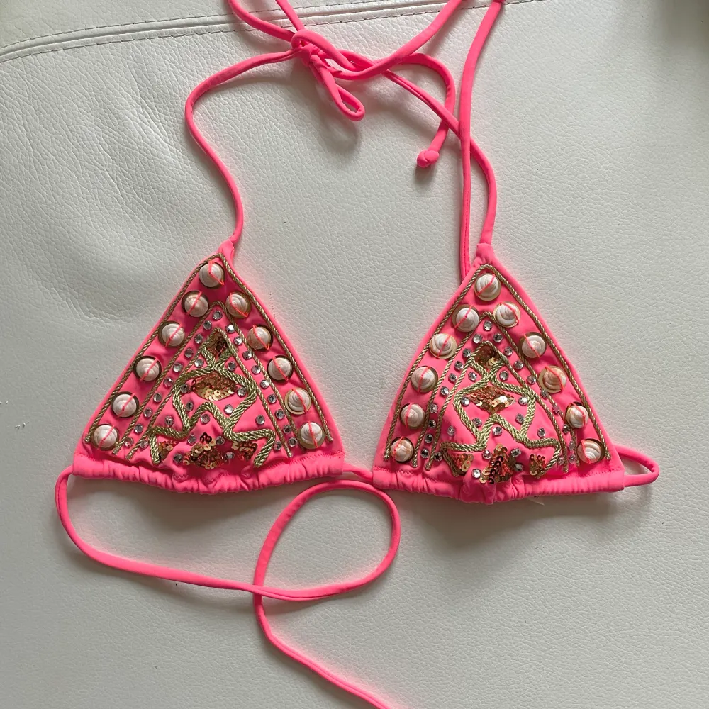Superfin bikinitopp från Victoria’s Secret 🌸 Aldrig använd då den tyvärr är för liten ❤️. Accessoarer.