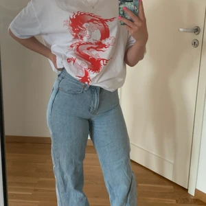 Vida jeans - Säker super fina Jeans vida från junkyard pga att dem har blivit för små. Jätte fint kvalitet på dem😇är 160 cm o den är lite långa på mig