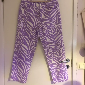 Jeans  - Zebra jeans. Aldrig använda endast provade! L men passar nog bättre på en M/S