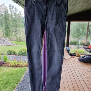 Jeans Tiger of Sweden 30/32 - Jeans Tiger of Sweden. Storlek 30/32. Svart. Smala ben, slim/ skinny fit. I mycket bra skick. 