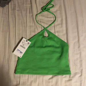 Zara topp - Säljer denna fina topp från zara