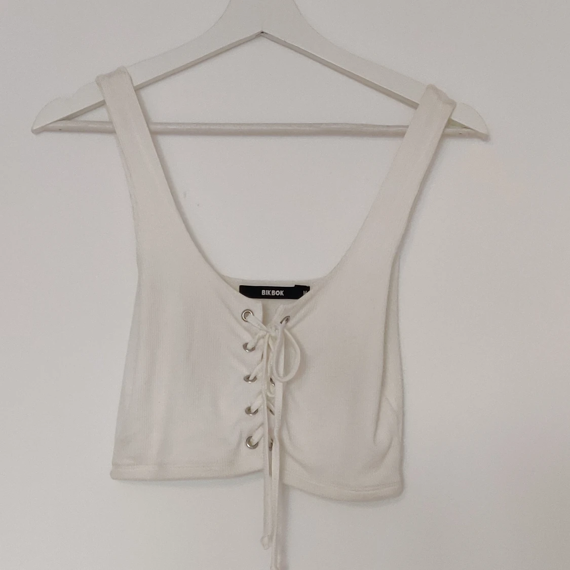 Crop top med snörning