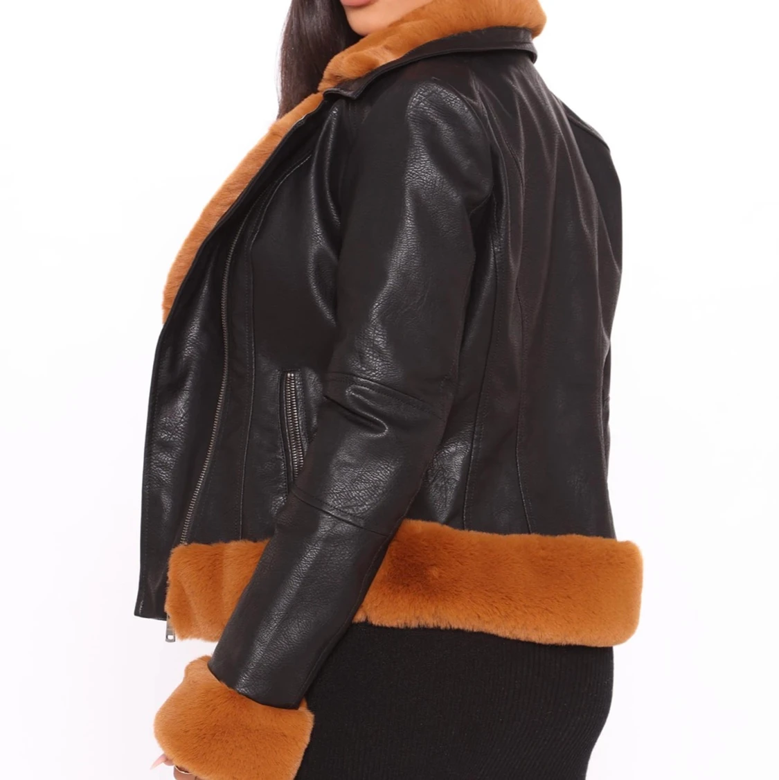 Fashion Nova läderjacka med fake päls. - 90