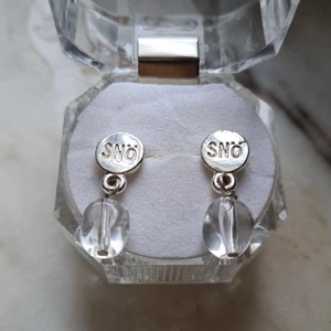 Snö of sweden örhängen - Fina örhängen från Snö of Sweden, säljer för endast 49 kr🥰