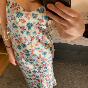 Zara klänning - Lång klänning från zara som bara använts 2 gånger! 😍 passar S också 