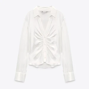 SÖKER  - SÖKER denna tröja. Satin skjorta från zara. Har någon denna hör gärna av er. Storlek S-M. 