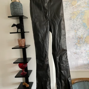 Parisian skinnbyxor - Parisian skinnbyxor i storlek 34. Paket skickas samma dag som betalning är mottagen. Vid frågor vänligen kontakta via meddelande.