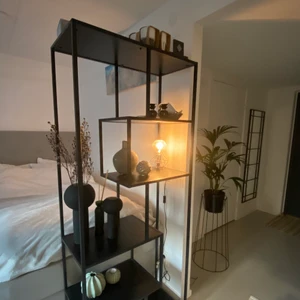 Bokhylla industriell design - Orginalpris 1890 kr. 