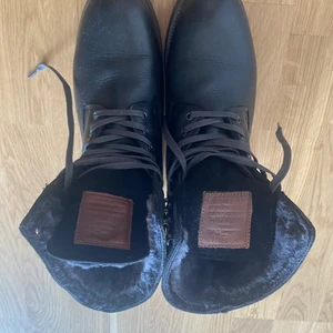 Kängor Massimo Dutti Herr strl 41 - Hämtas i hallonbergen. Prutbart pris vid snabb affär.