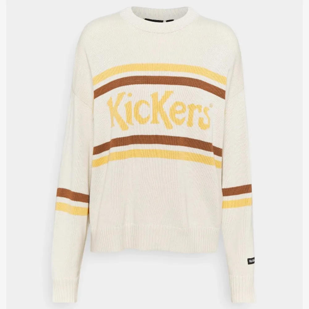 Super fin och skön stickad tröja från KicKers! Har en super fin lite over sized passform. Köparen står för frakten:). Hoodies.