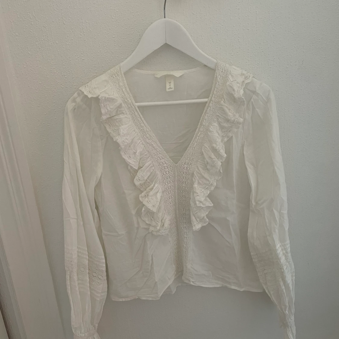 Jättefin blus med spets 🤍✨🌼 - 91