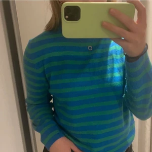 Zara tröja - Svin snygg tröja som tyvvär aldrig kommer till användning. Strl M, men sitter som en S/M