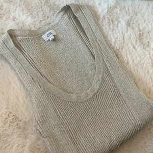 Glittrigt linne från River Island 🤍 - Superfint glittrigt linne från River Island i storlek XS!