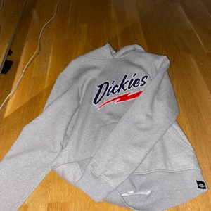 Dickies - Hej säljer en dickies hoodie aldrig använd frakt står köparen för