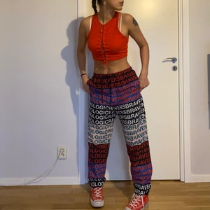 Diesel byxor - Baggy byxor i sportigt material. Passar stlk 36-38, också mindre om man gillar extra baggy.