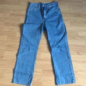 Weekday jeans - weekday jeans i modellen rowe. Storlek w30 l32. köparen står för frakt 💚