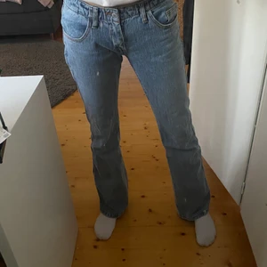 Supersnygga lågmidjade jeans!  - Jättefina jeans från Brandy. Priset kan diskuteras