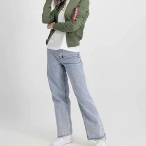 Alpha - Ny skick, storlek S 