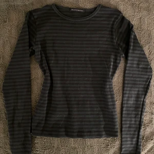 Brandy topp - (((Lägger ut igen pga oseriösa köpare))) Dammig just nu men tvättas självklart före köp! Så fin och mjuk