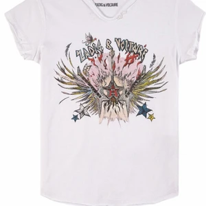 Zadig t shirt - Intressekoll på att sälja den här Zadig t shiiten. Storlek xs, sitter super bra med en snygg hoodie över. Passar super till sommaren, och är riktigt snygg.❤️ aldrig använt.