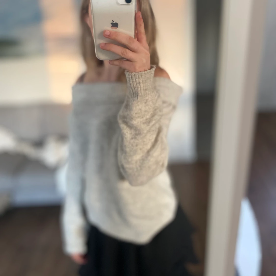 Grå stickad off shoulder tröja - 90