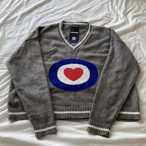 Reckless Schorlars stickad tröja - Fin stickad tröja från Reckless Scholars. Storlek S. Oversized. Väldigt skön och fin. Knappt använd. Orginalpåsen finns kvar. Lånade bilder. 