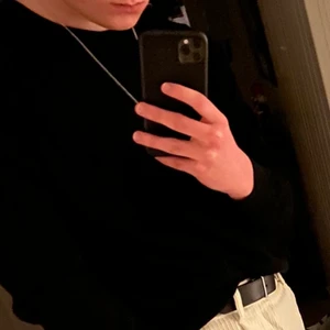 Arket stickad tröja - Stickad tröja i ull från arket i svart, nyskick, nypris ca 700, köparen står för frakt