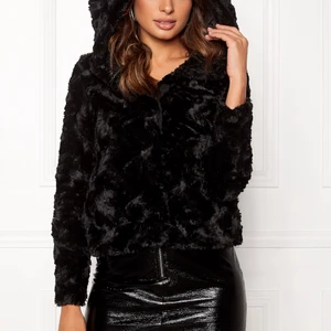 Pälsjacka  - Pälsjacka från Vero Moda, skriv för fler/egna bilder.