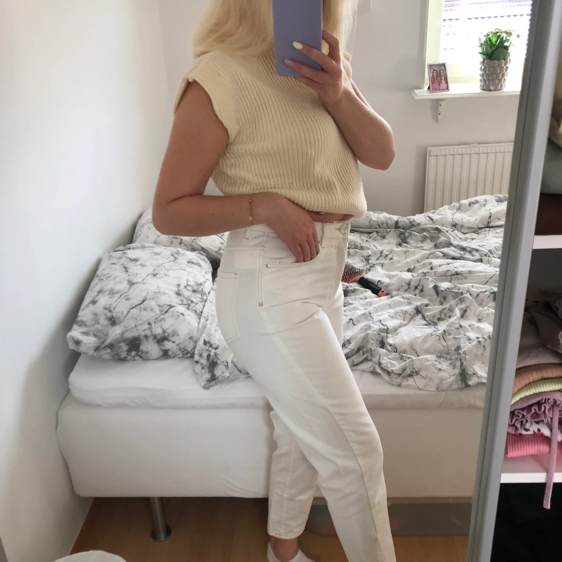 Vita mom jeans från Gina tricot