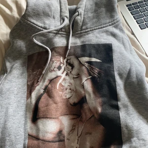 2pac hoodie - 2pac Hoodie i bra skick!