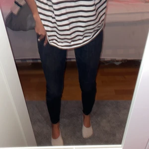 Zara jeans - Storlek 34, helt oanvända bara testat, nypris 359kr