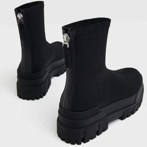 Chunky boots  - Boots som tyvärr inte kommer till användning. Använt endast 1 gång. Kan skicka orginal bilder om så önskas ❤️